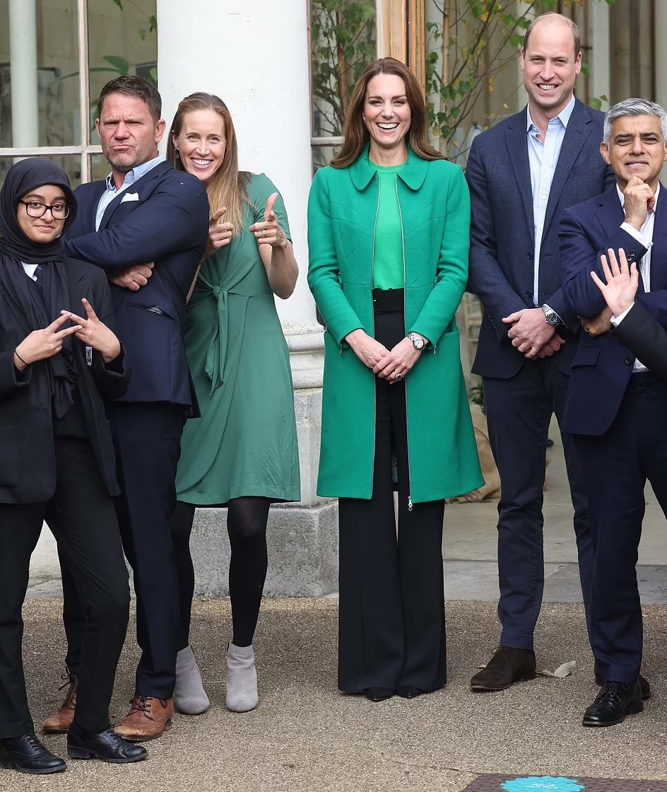 Кейт Миддлтон снова вышла в свет в старой одежде. Фото: PA