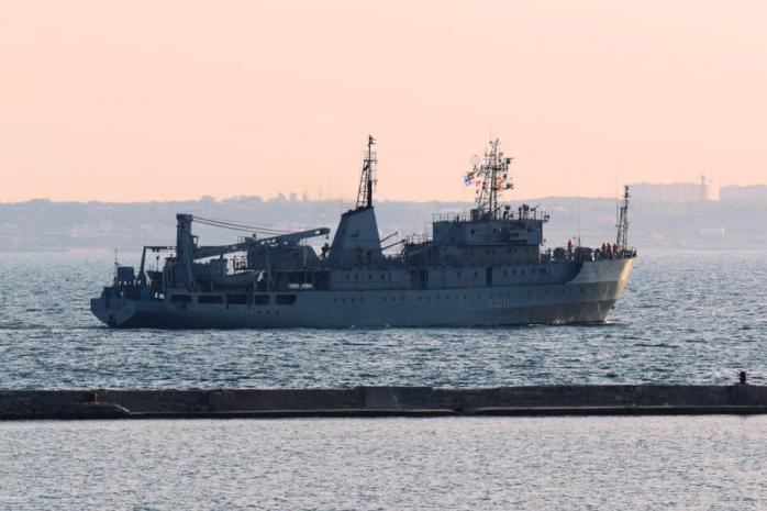 Спасли ремонт и авиация - уникальное судно ВМС счастливо вернулось в Одессу