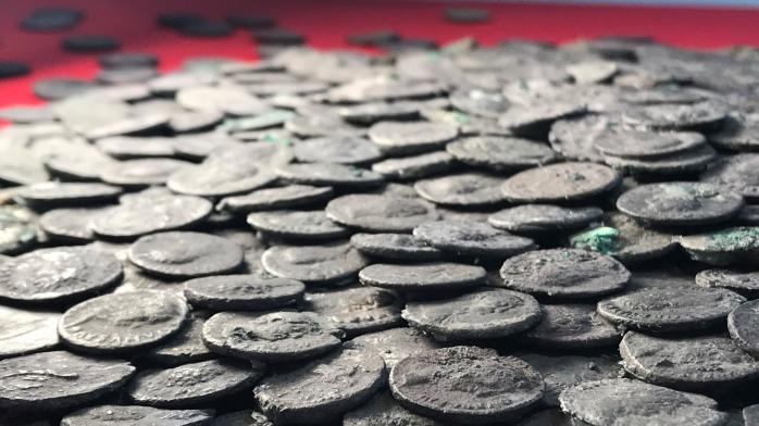Клад с 15 кг древнеримских монет нашли в Баварии