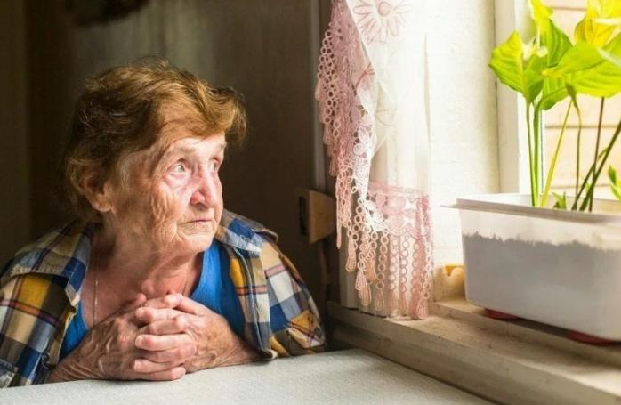 Окупанти в Криму зборонили літнім людям виходити з дому. Фото: 