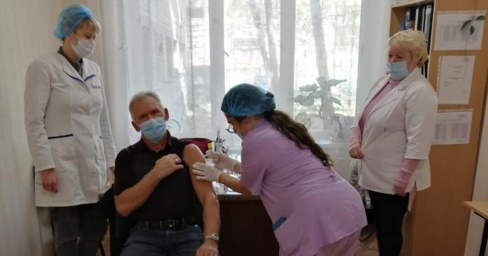 В Украине продолжается вакцинация от коронавируса, фото: Светлана Горбунова-Рубан