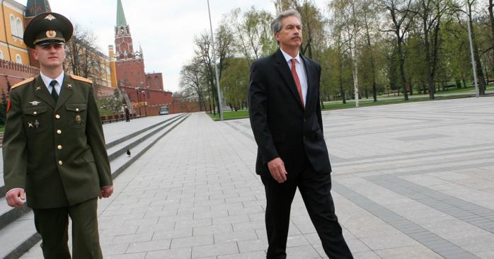 В Москве с визитом побывал директор ЦРУ Уильям Бернс (справа), фото: «РБК»