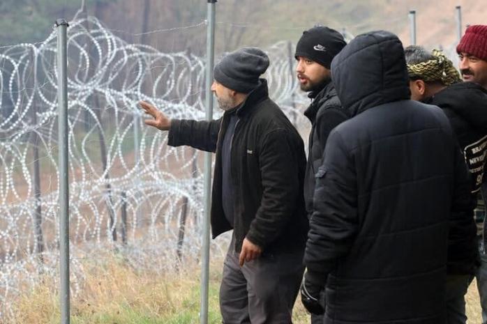 Обеспокоены и обеспокоены — как мир оценивает атаку мигрантами на Польшу