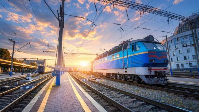«Укрзализныця» ускоряет 50 поездов
