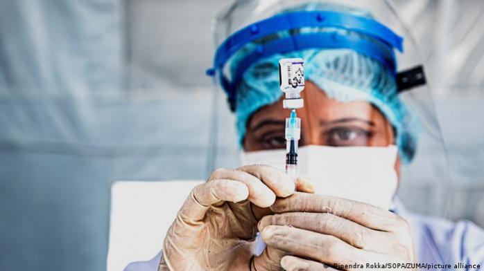 COVID-19 — когда в Украине разрешат бустерную прививку