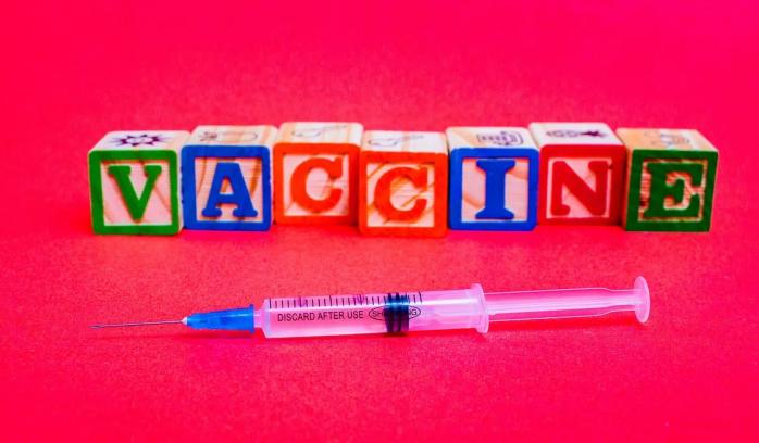 Слово «вакцина» стало словом года. Фото: cnet.com
