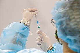 В Украине решили колоть третью дозу вакцины от коронавируса
