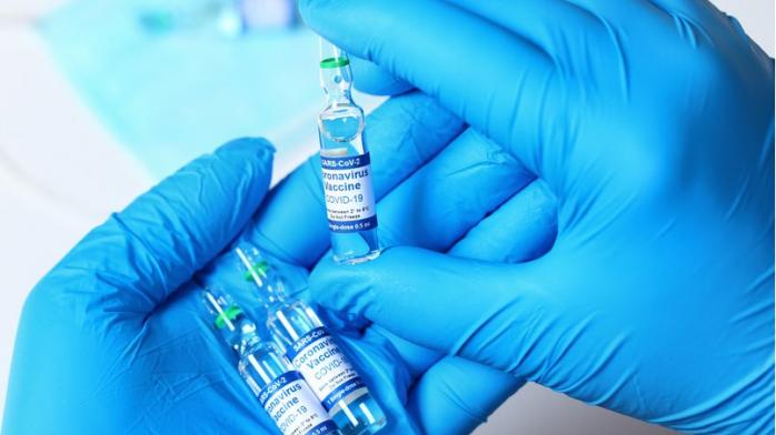 Как вакцинация защищает от штамма «Омикрон» – исследование