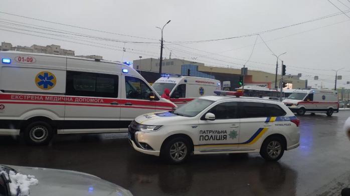 Підлітки тікали від поліції в Луцьку і в’їхали в натовп — є постраждалі (ФОТО)