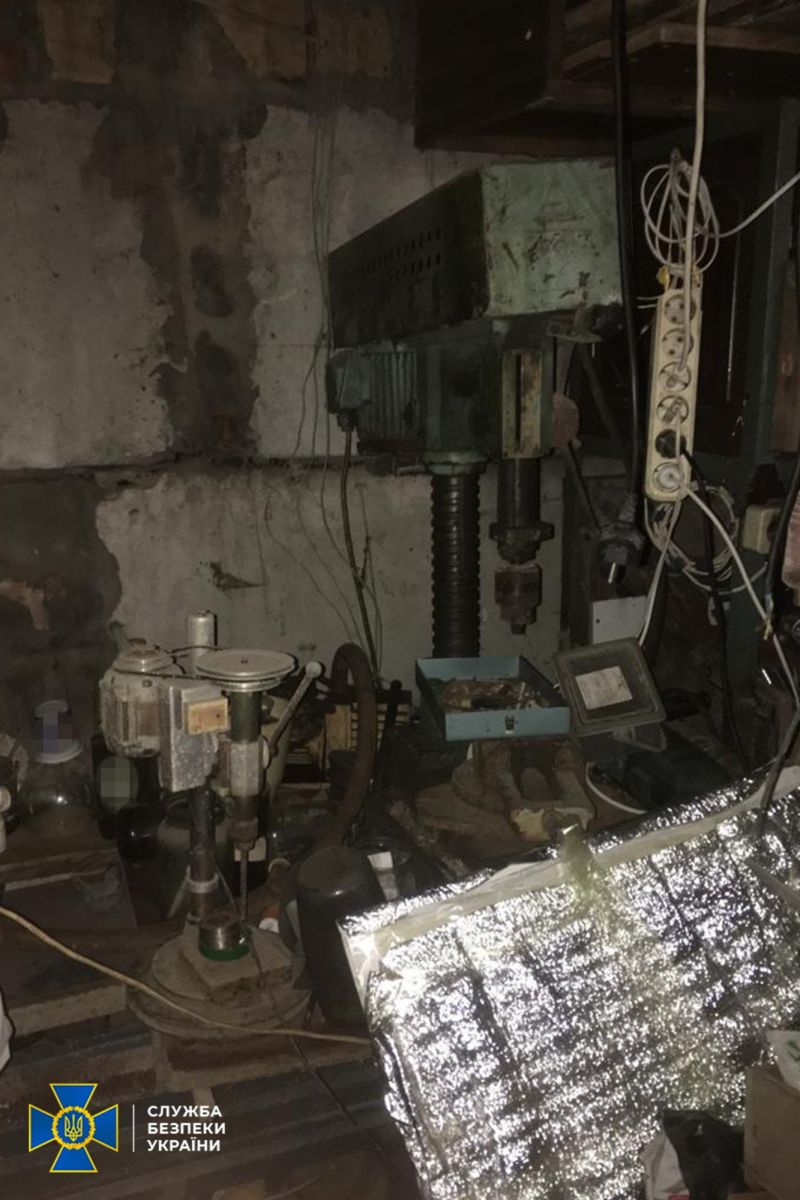 Подпольную оружейную по изготовлению взрывчатки разоблачили под Киевом. Фото: СБУ