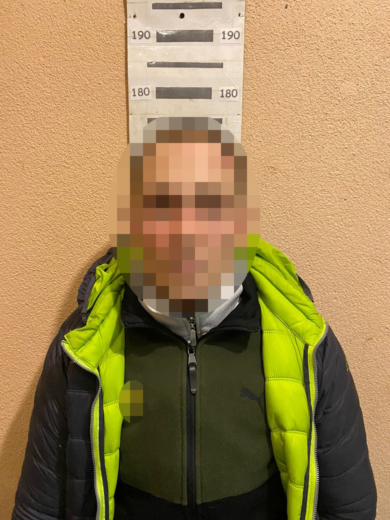 Задержанный злоумышленник. Фото: полиция Киева