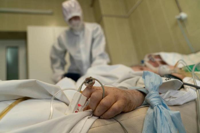 Ковид унес жизни 355 украинцев, заразились свыше 9 тысяч