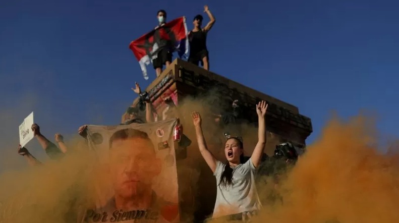 Масові святкування в Чилі. Фото: Reuters