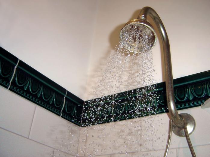За зйомку в жіночій душовій студенту загрожує три роки тюрми. Фото: Вікіпедія