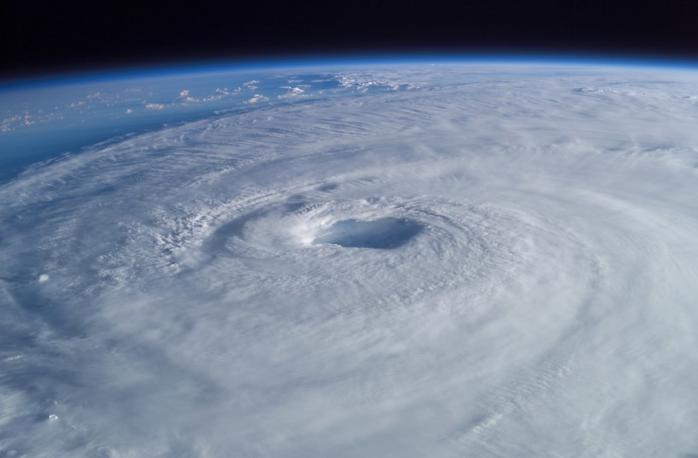 Урагани і тайфуни вируватимуть по всій Землі