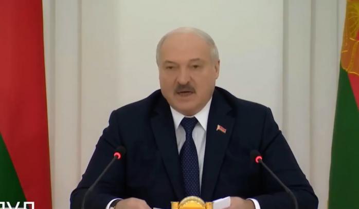 Лукашенко радить казахам стати на коліна перед силовиками — протести у Казахстані