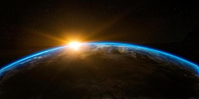 В мире 8 января отмечают День вращения Земли, фото: