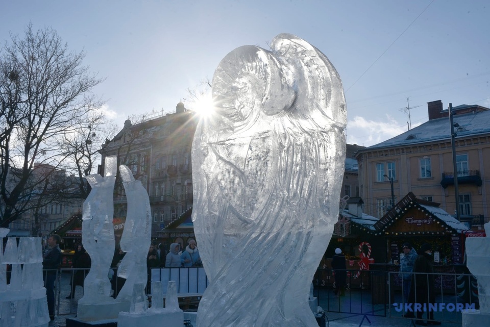 Конкурс крижаних скульптур у Львові. Фото: «Укрінформ»