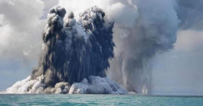 В Тихом океане произошло подводное извержение вулкана, фото: «24 канал»