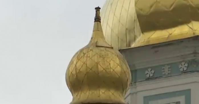 Сильний вітер зірвав хрест з купола Софійського собору, фото: «Укрінформ»