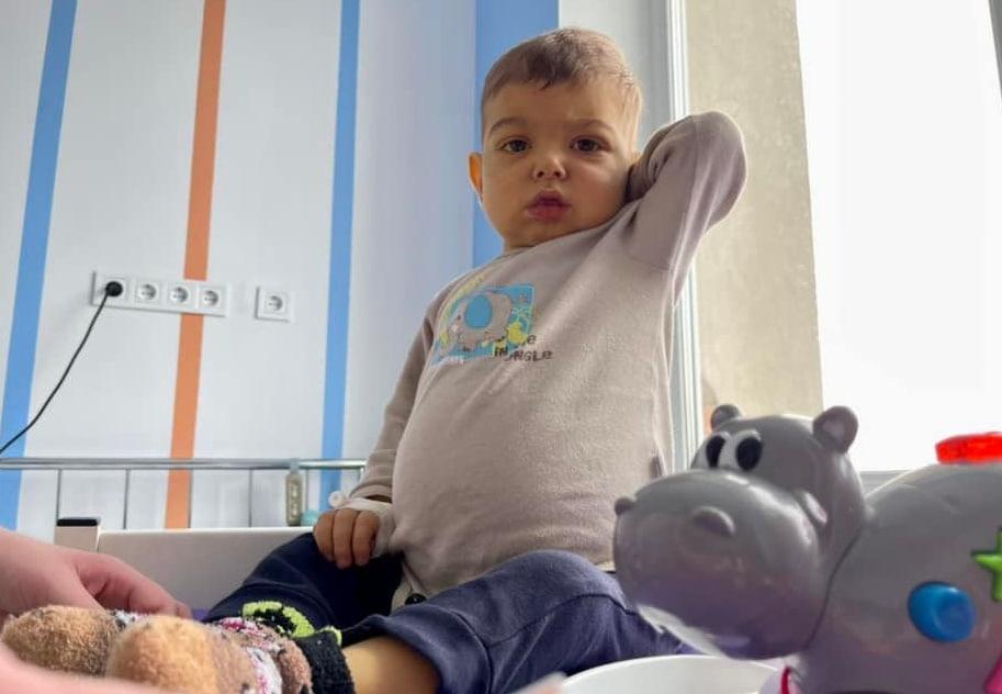 В Украине ребенку впервые трансплантировали печень от посмертного донора. Фото: Facebook