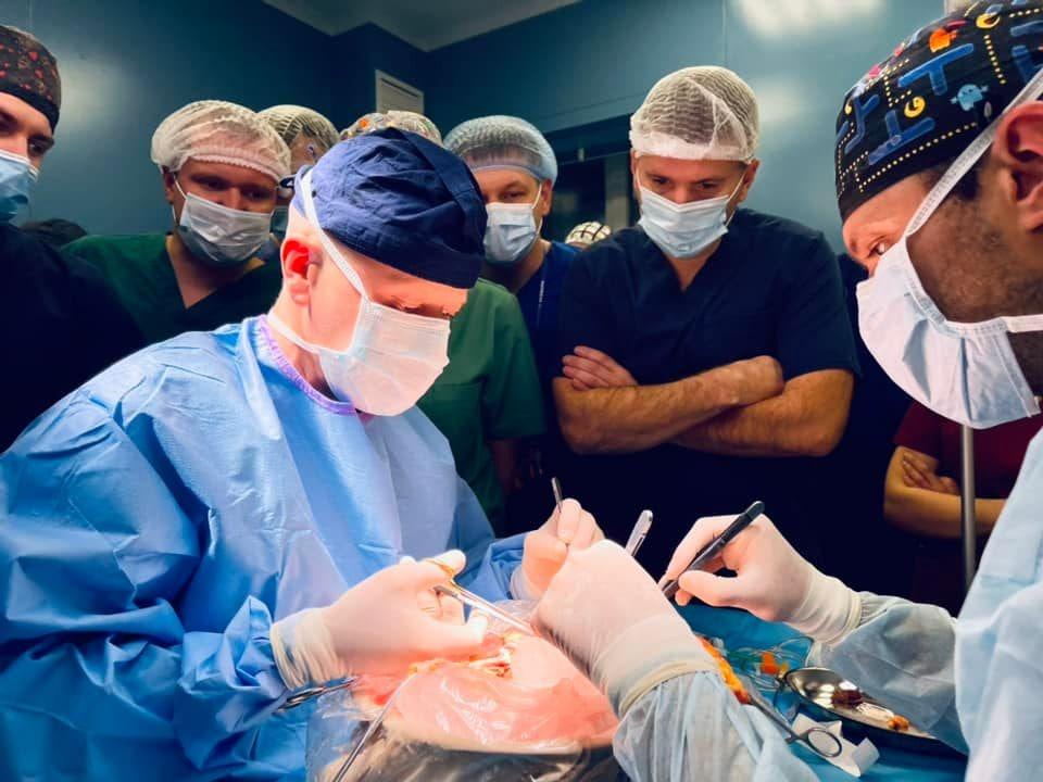 В Україні дитині вперше трансплантували печінку від посмертного донора. Фото: Facebook