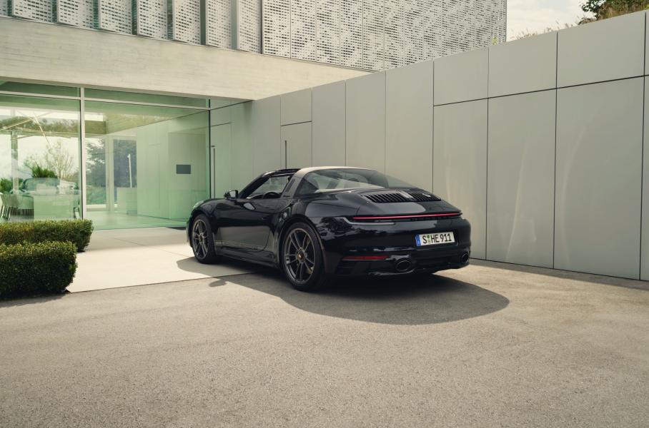 Спорткар Porsche 911 отримав ювілейну спецверсію. Фото: Porsche
