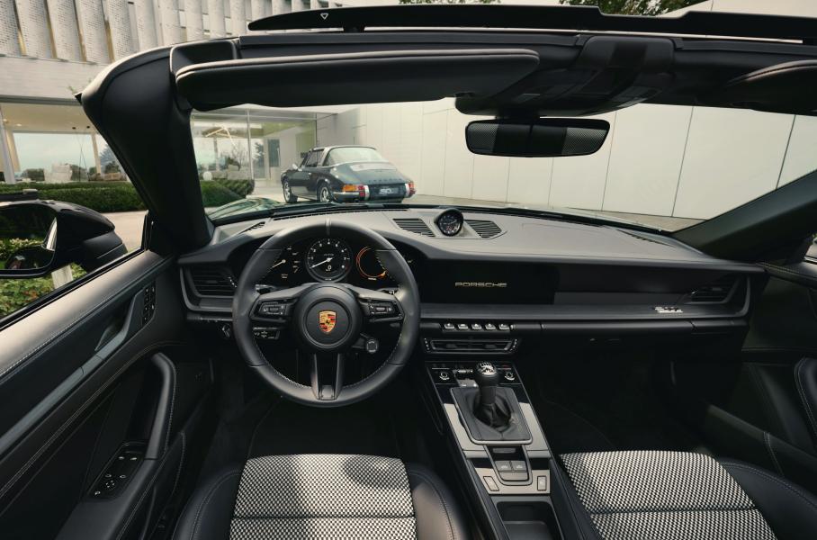 Спорткар Porsche 911 получил юбилейную спецверсию. Фото: Porsche