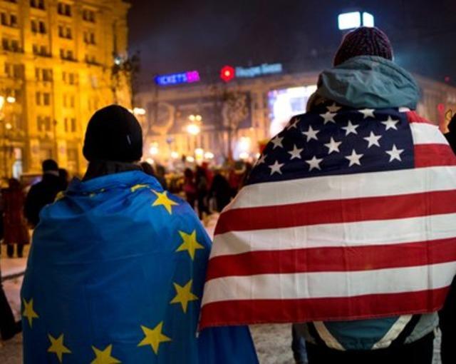 На эвакуацию дипломатов США из Киева отреагировали в Евросоюзе и МИД