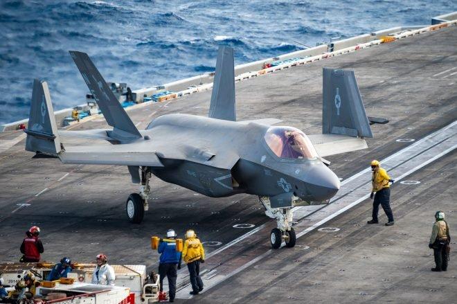 Американский истребитель F-35 разбился в Южнокитайском море (ФОТО)