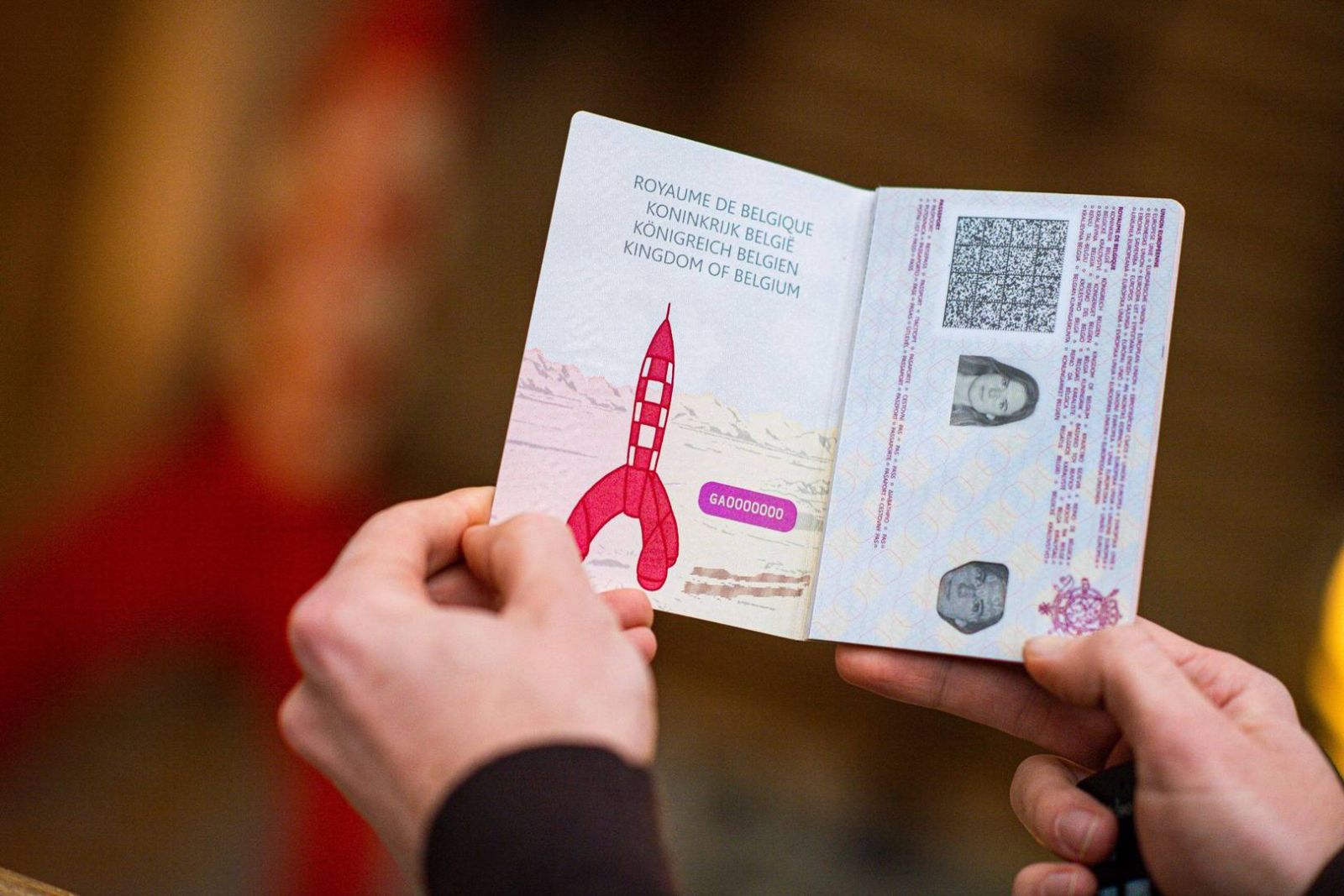 Бельгийские паспорта с рисунками из комиксов. Фото: BELGA