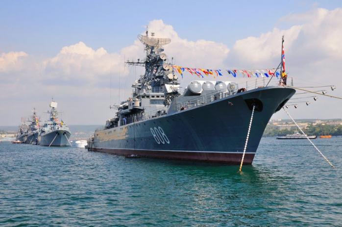 Росія відступає — флот РФ повернувся в порти після «навчань»
