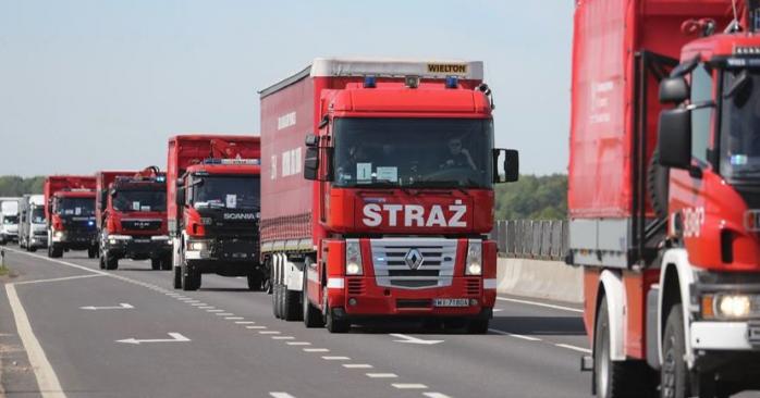 Польша направила в Украину 29 грузовиков с гумпомощью. Фото: belta.by