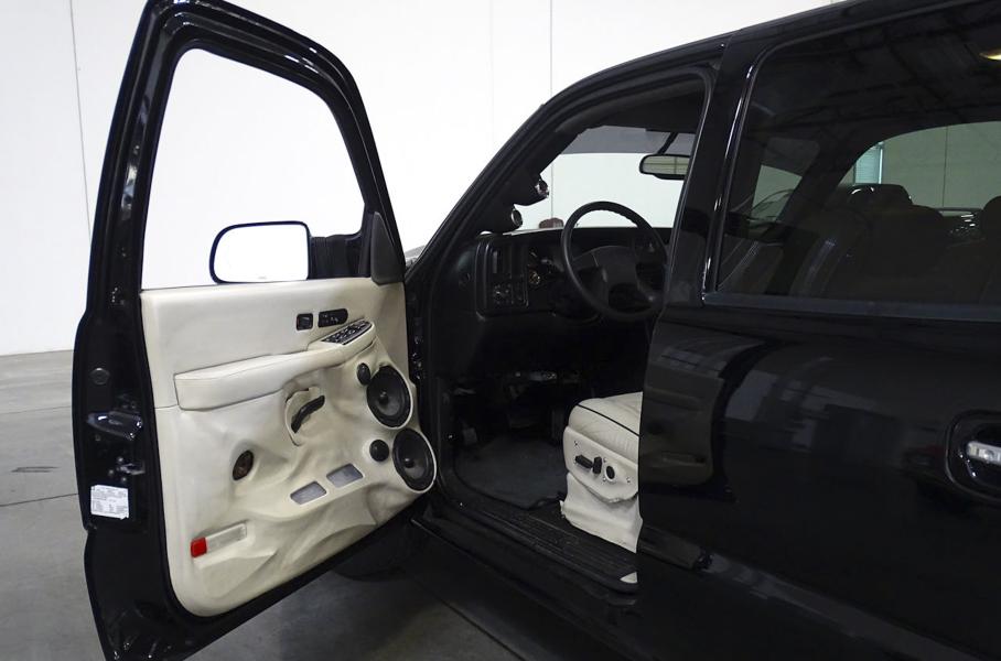 Модифікований пікап Chevrolet Silverado. Фото: Gateway Classic Cars