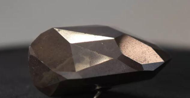 Унікальний чорний діамант з космосу виставили на продаж 