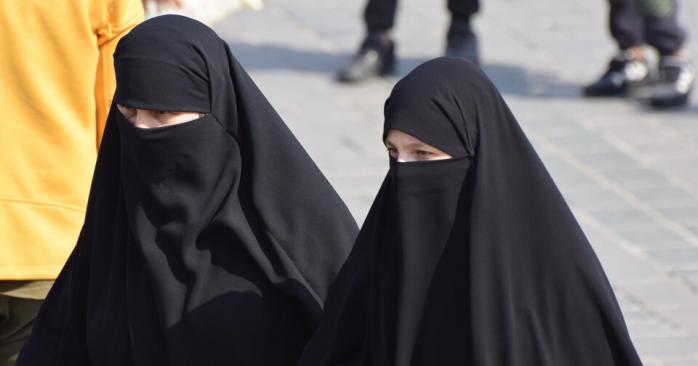 Жінки з «Талібану» попросили притулку в Норвегії. Фото: esquire.ru