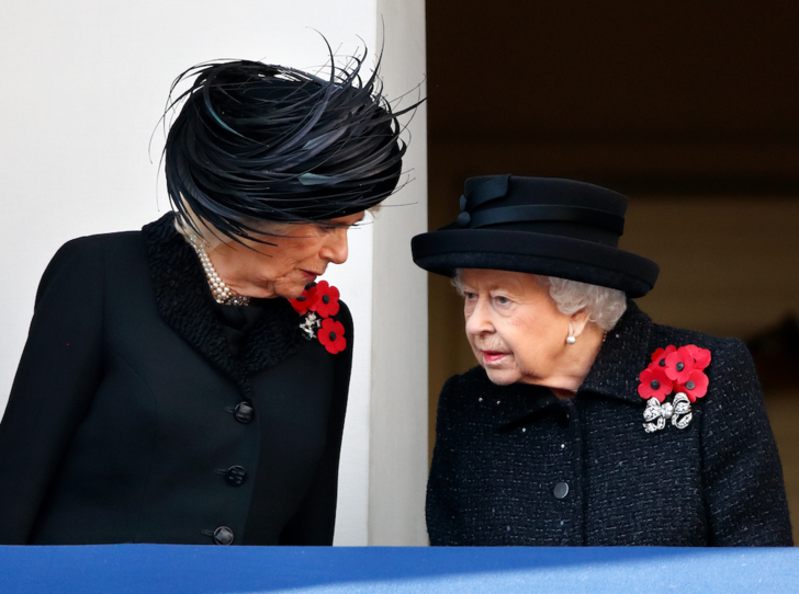 Королева Камілла - Єлизавета II подарує невістці титул 