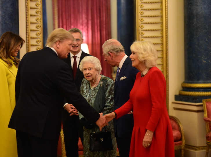 Королева Камілла - Єлизавета II подарує невістці титул 