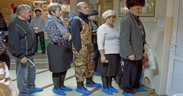 Вакцинированным пенсионерам планируют выдавать смартфоны, фото: SmartNews.ru