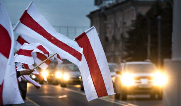 Дмитрий Филатов объяснил смену цветов флага Беларуси в Днепре. Фото: explainer.ua