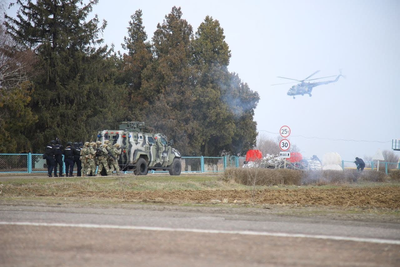 Учения силовиков возле Крыма. Фото: Херсонская ОГА