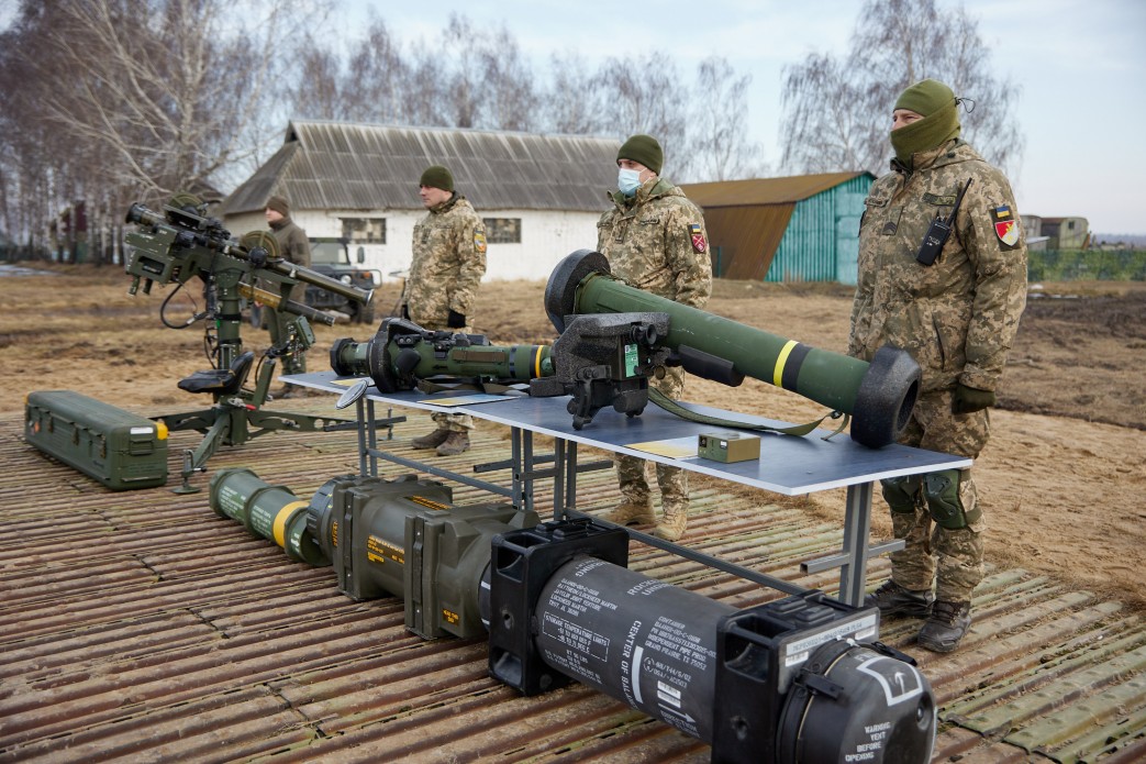Оружие союзников на полигоне в Ровенской области. Фото: Офис президента