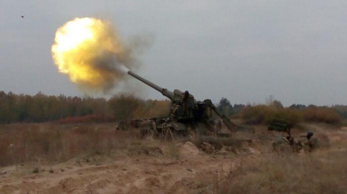 Боевики активизировали обстрелы из артиллерии. Фото: УП