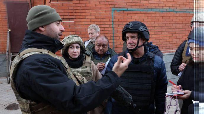 Нардепи та іноземні журналісти потрапили під обстріл на Донбасі. Фото: Телеграм