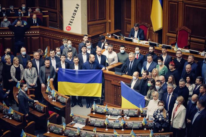 Рада собралась ввести чрезвычайное положение в Украине 