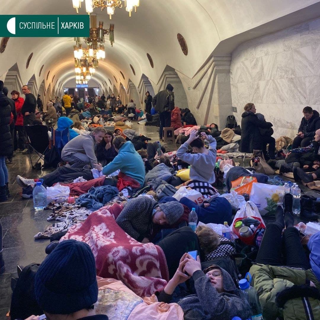 Из-за угрозы "любви Путина" киевляне и харьковчане ночуют в метро