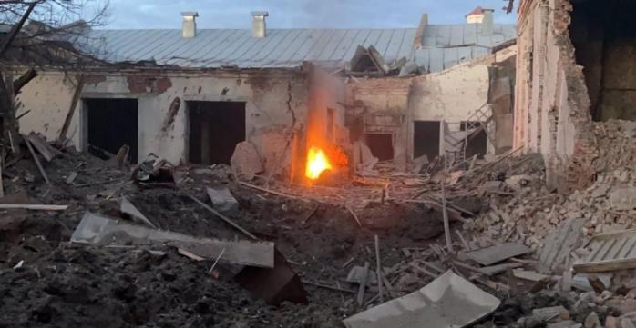 Росія завдала ракетного удару по центру Чернігова, фото: Чернігівська ОДА