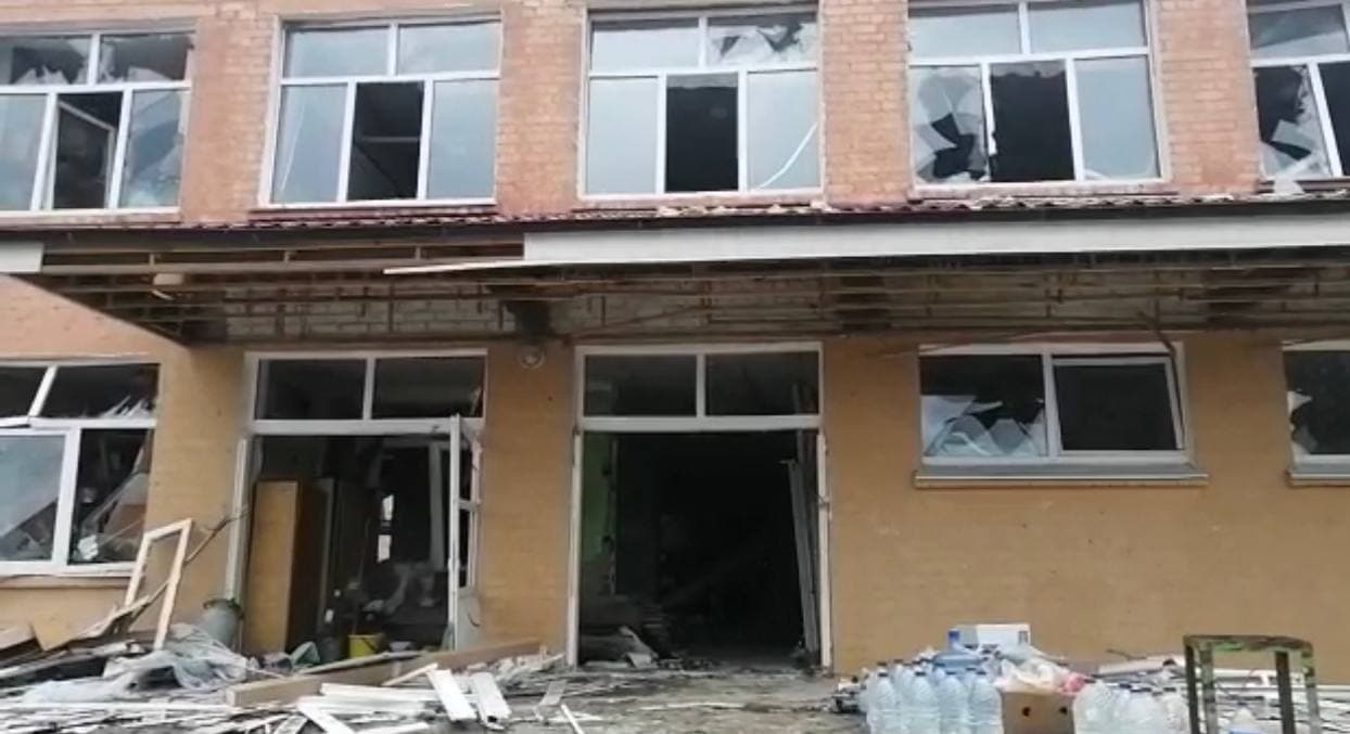 Авіація РФ атакувала житловий сектор у Чернігові. Фото: Чернігівська ОДА