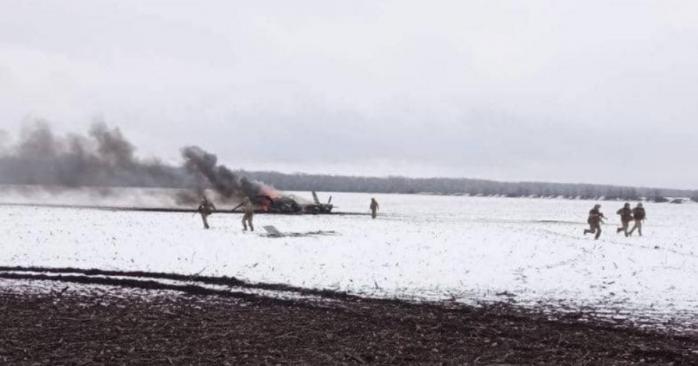 Российский вертолет, прилетевший за сбитым под Волновахой пилотом, тоже сбили, фото: Антон Геращенко