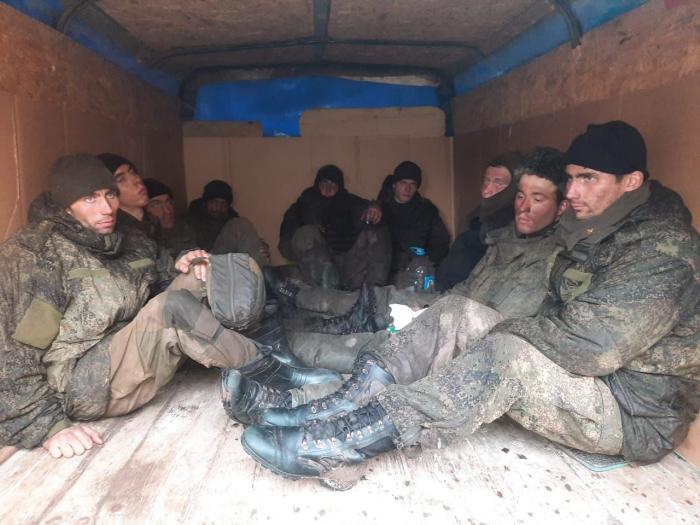 Затримані на Сумщині російські солдати, фото: поліція Сумської області